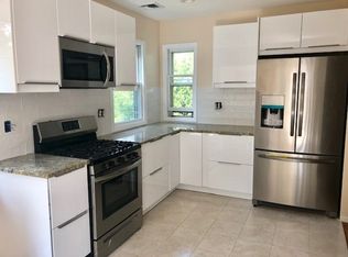 1003 Chestnut St #0, Newton, MA 02464