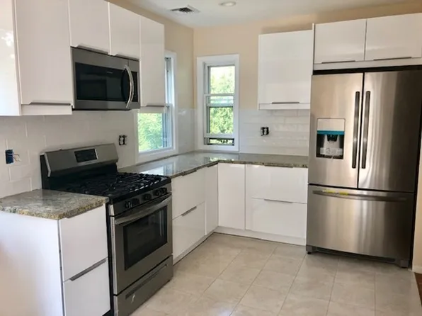 1003 Chestnut St #0, Newton, MA 02464