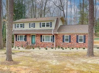 4 Sheffield Rd, Williamsburg, VA 23188