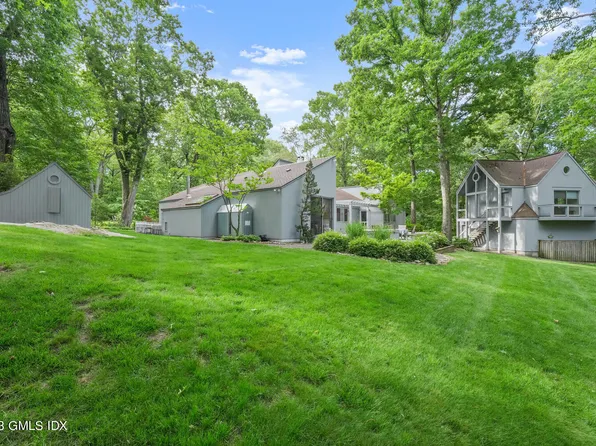 17 Steep Hollow Ln, Cos Cob, CT 06807