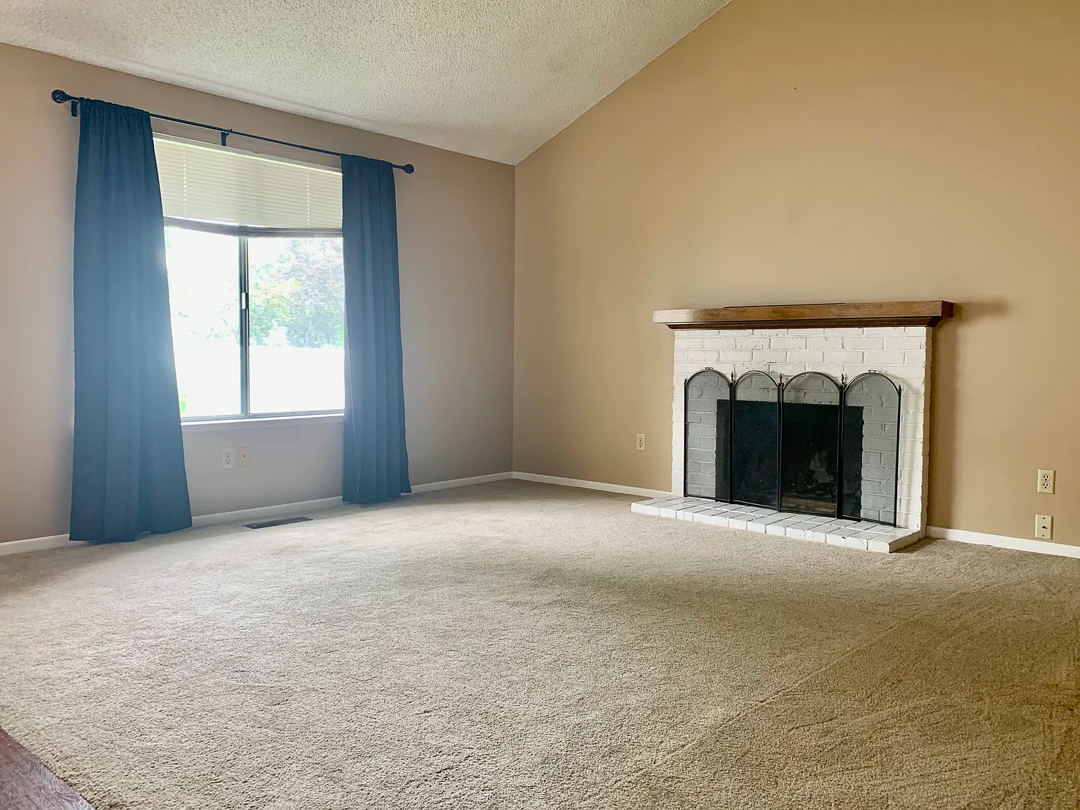 2 bed, 1008 sqft, $1,895 — Photo 4