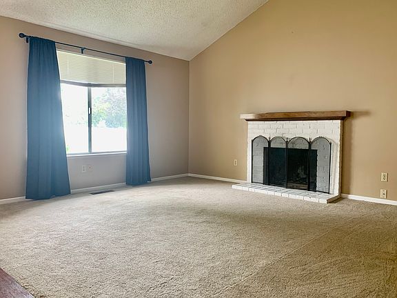 4th image of 3622 NW Columbia Ave