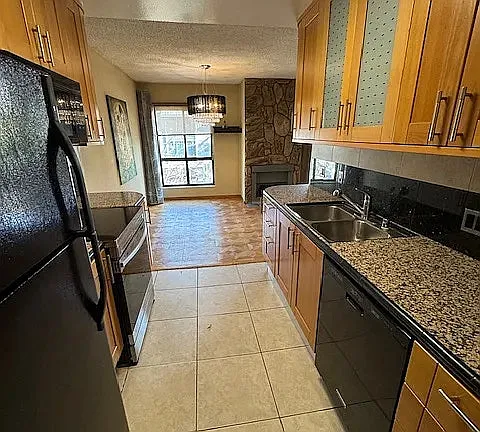 1735 N Fuller Ave #323 Photo 1