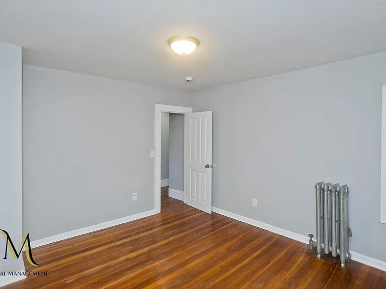 653 Belmont Ave — Photo 4