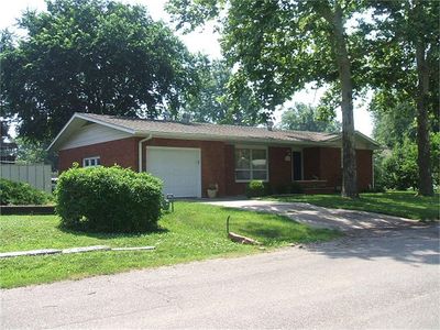 209 S Dirks St, Buhler, KS, 67522