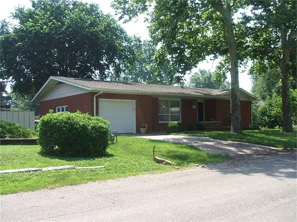209 S Dirks St, Buhler, KS 67522