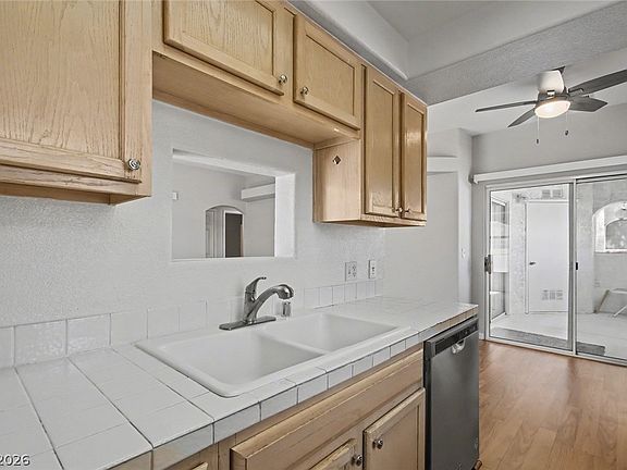 4th image of 517 Indian Princess Dr Unit 201
