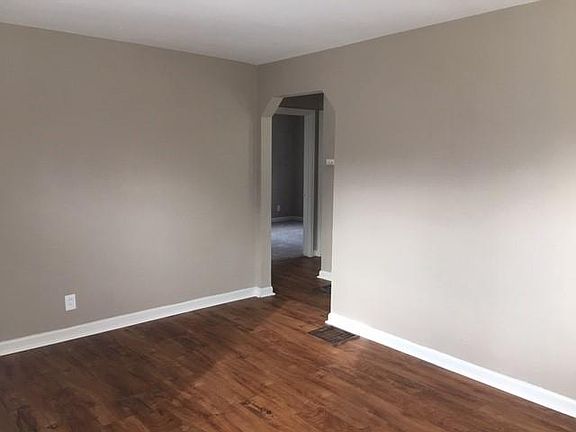 3rd image of 1184 S Lynnebrook Dr