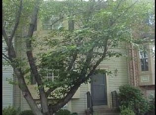 7872 Colonial Village Row, Annandale, VA 22003