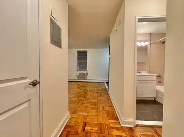 139-21 85th Drive image 6 of 6