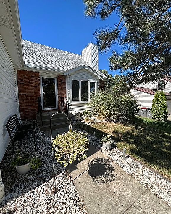 1st image of 6421 S 41st St