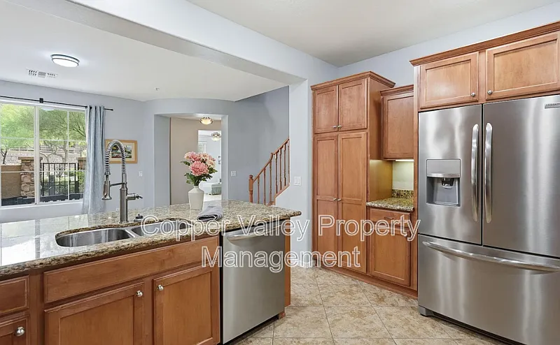 3 bed, 2.5 bath, 1941 sqft, $1,995 — Photo 2