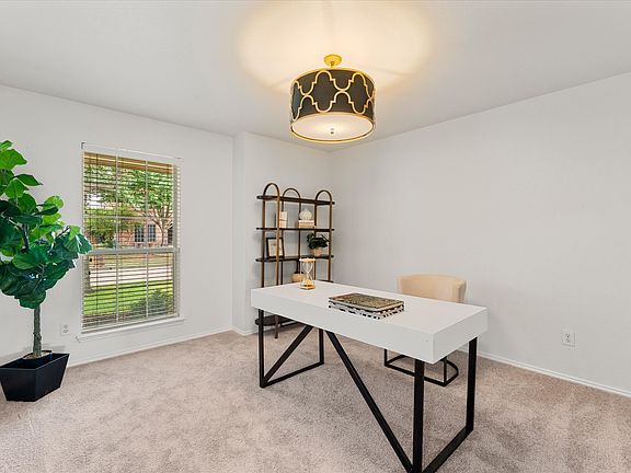 5th image of 2025 Highland Dr