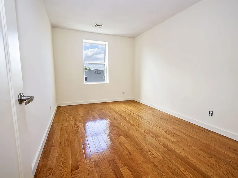 230 Troutman St #2A — Photo 8