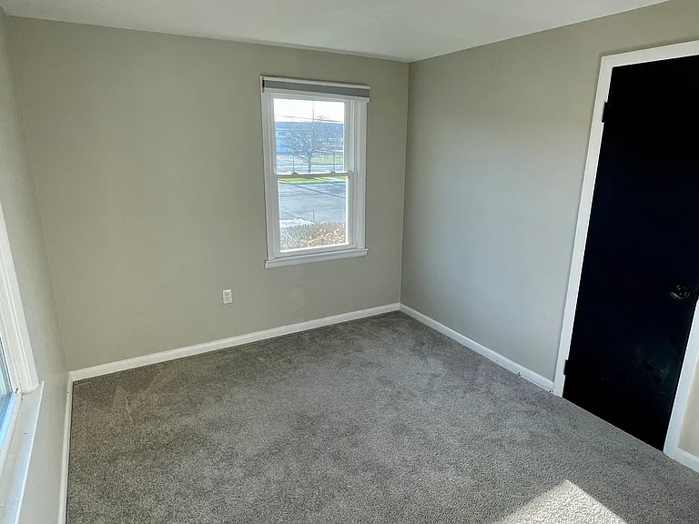 260 Waverly Ave — Photo 12