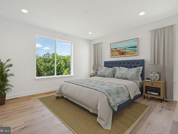 4th image of 126 Nandina Pl