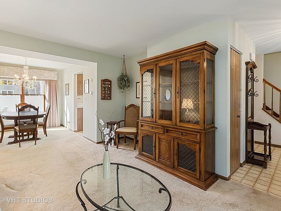 3rd image of 112 Weston Ln