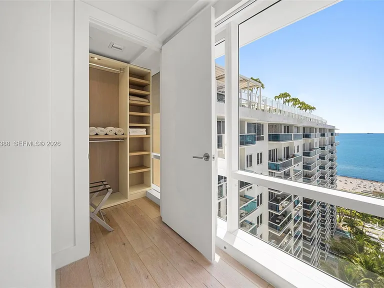 102 24th St #Penthouse 1718 — Photo 47