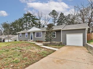 152 E Donaldson Dr, Saint Louis, MO