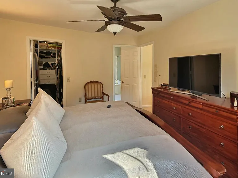1501 Silverado Ct — Photo 20