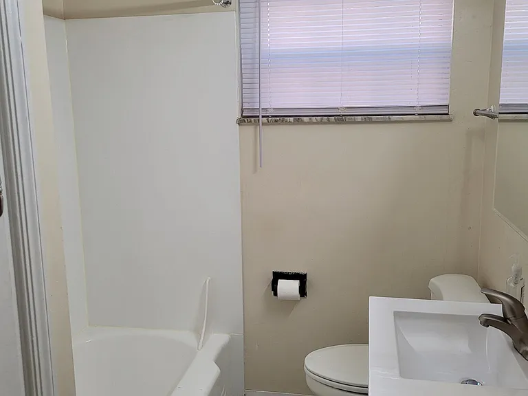 2904 Sherwood Rd #B — Photo 4