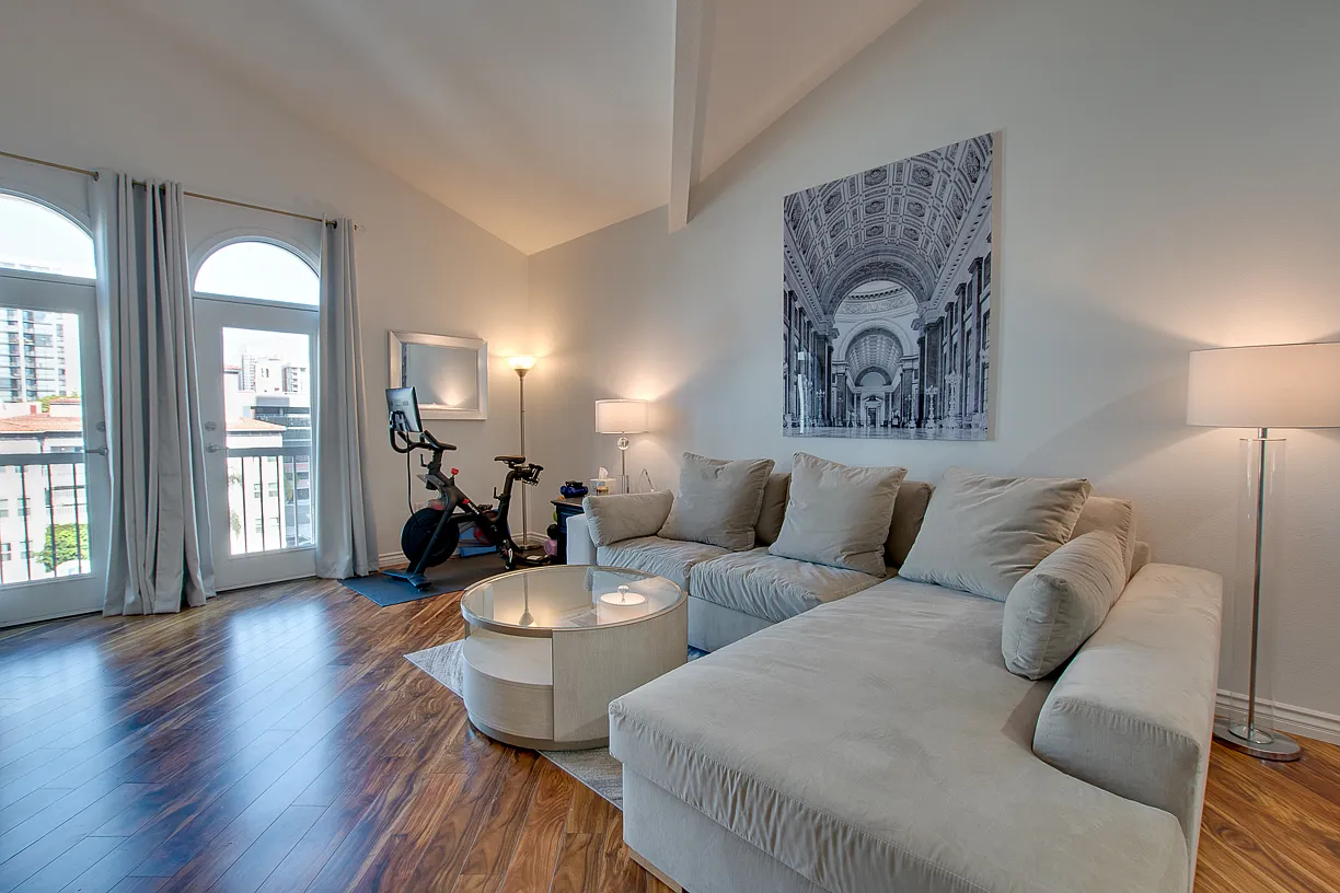 1 bed, 888 sqft, $2,999 — Photo 3