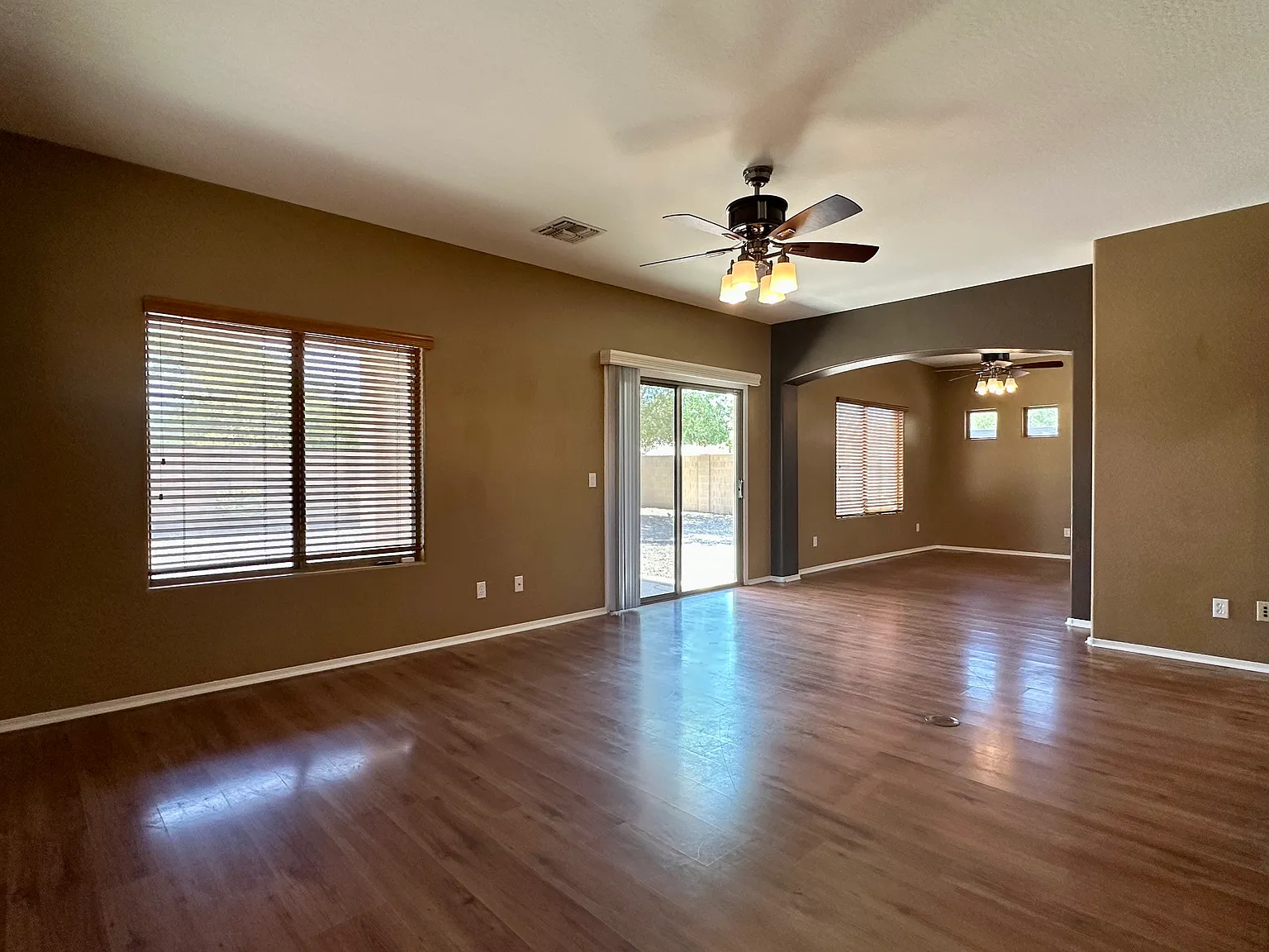 4 bed, 2250 sqft, $1,970 — Photo 3