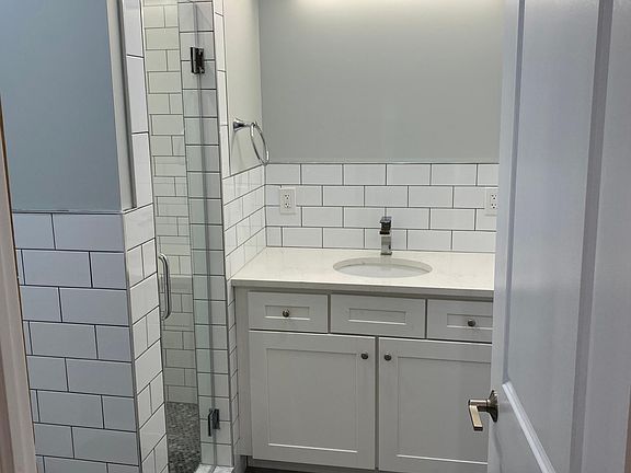 5th image of 48 Fifty Chruch St #5