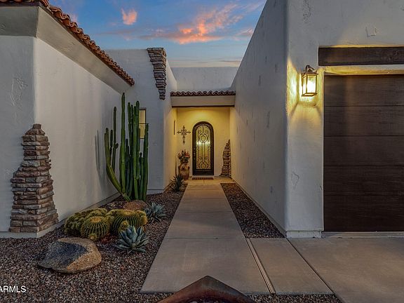 4th image of 1555 E KINGS Court