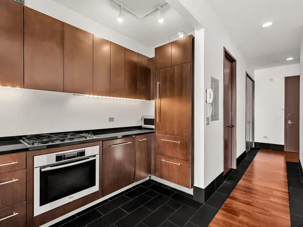 40 Broad Street 21D image 1 of 6