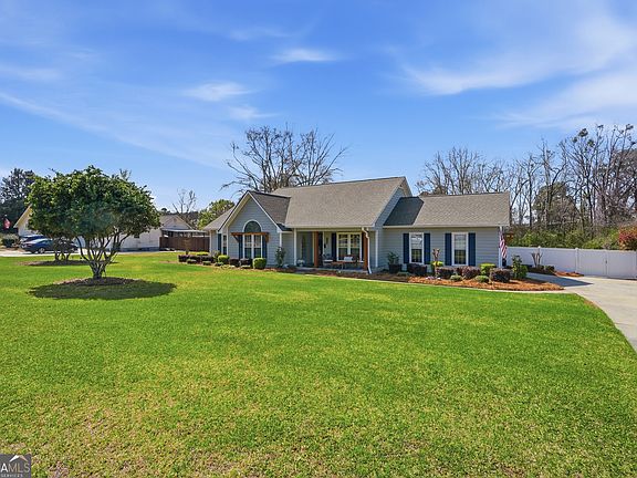 2nd image of 548 Saint Andrews Cir
