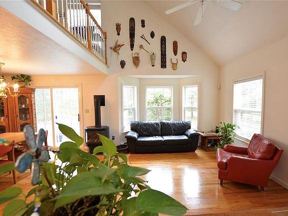 2nd image of 33 Dunnhill Drive #33