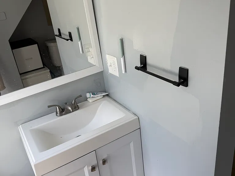 Bathroom sink