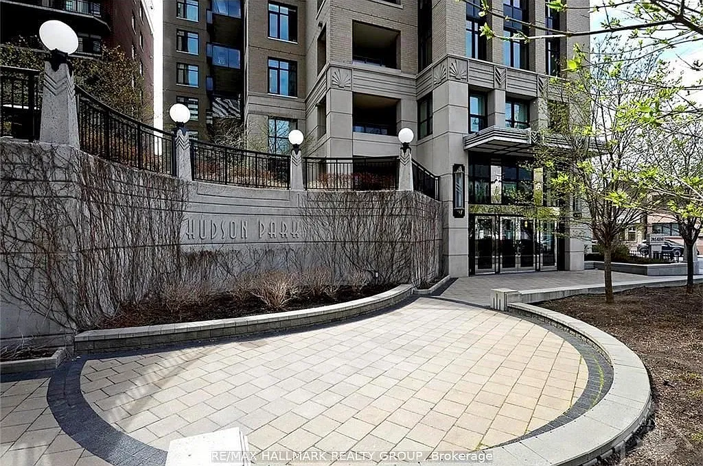 245 Kent St — Photo 3