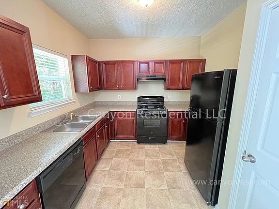 5th image of 7728 Newbury Dr