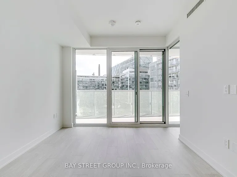 15 Queens Quay E #624 — Photo 12