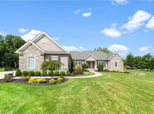 2532 Maple Hill Rd, Willoughby Hills, OH 44094