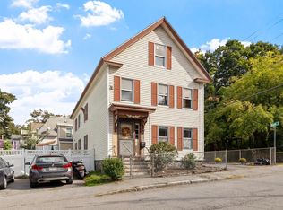 352 Stackpole St, Lowell, MA 01852