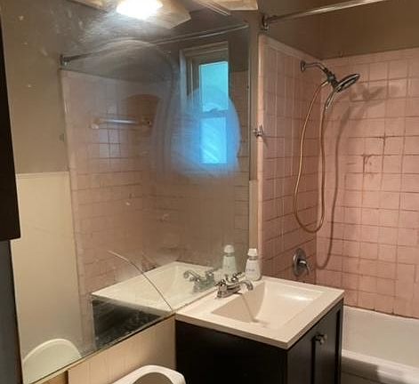 5th image of 246 Queen St