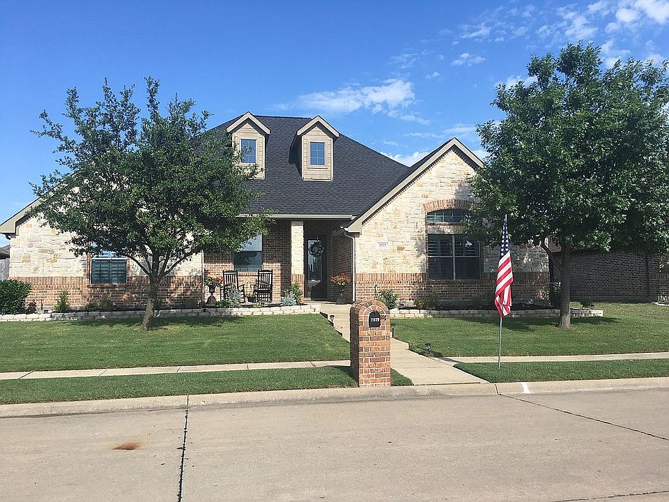 1st image of 1625 Colonial Dr
