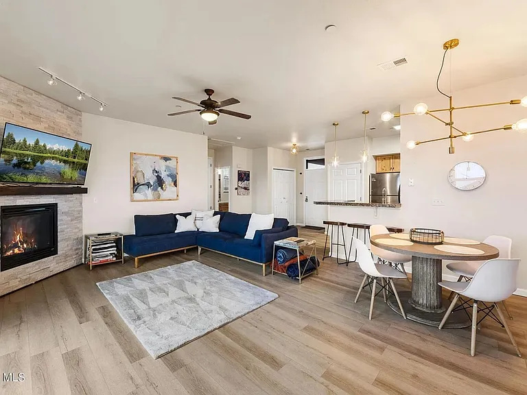 175 Spinner Ct #5 — Photo 3