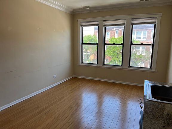 2nd image of 4354 N Ashland Ave APT 310
