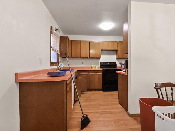 5th image of 2326 Pioneer Dr