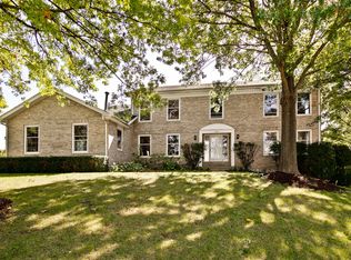 1635 Charlemagne Dr, Hoffman Estates, IL 60192