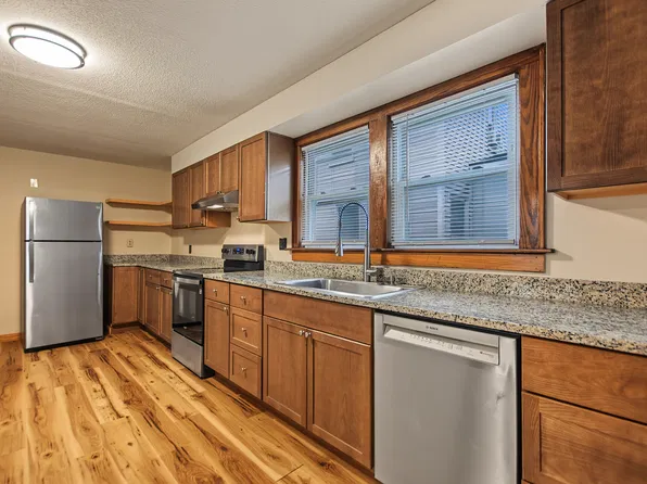 324 Laurel St, Manchester, NH 03103