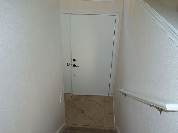 5th image of 702 NE 152nd Ave