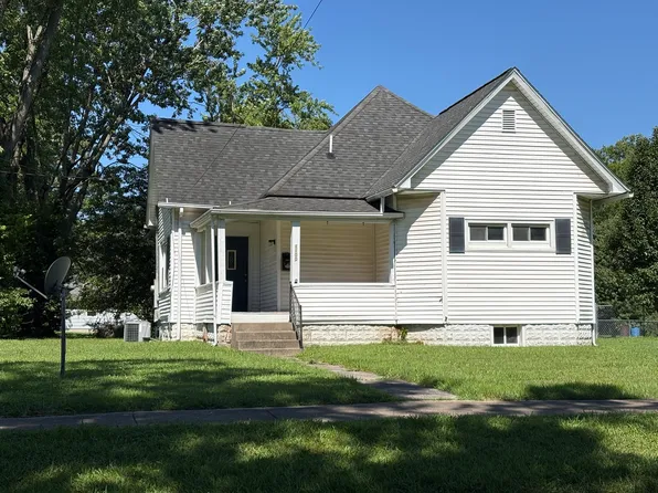 1100 N Van Buren St, Marion, IL 62959