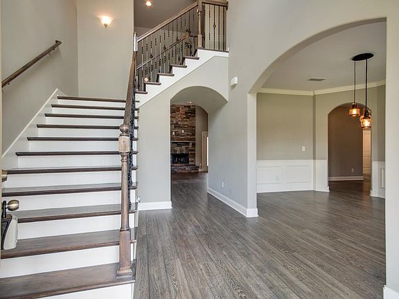 3rd image of 2906 Silver Springs Ct