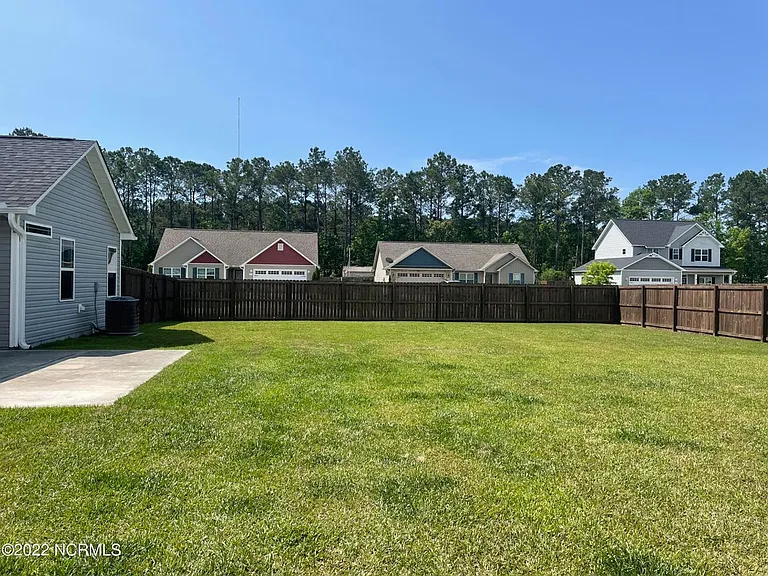233 Breakwater Dr — Photo 14