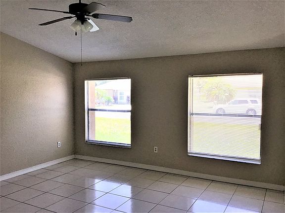 2nd image of 15 Dorset Dr